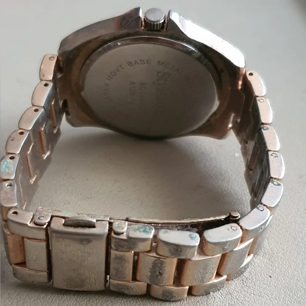 🦋10/$20🦋 Style&Co Goldtone/White  Stainless Steel Women's Watch